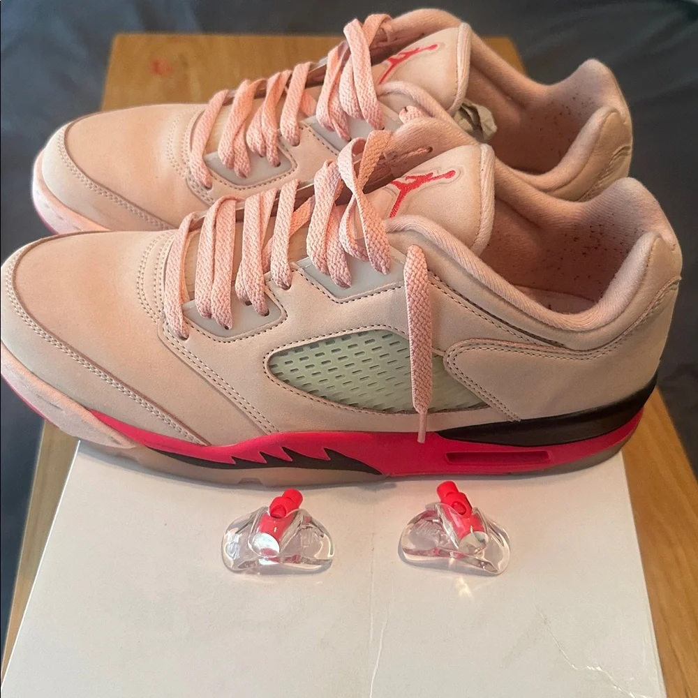Jordan Arctic Orange and Pink Sneakers Men’s 9.5, Women’s 11.5 - Picture 5 of 5